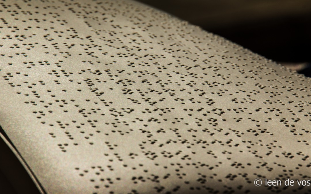 blad uit een brailleboek